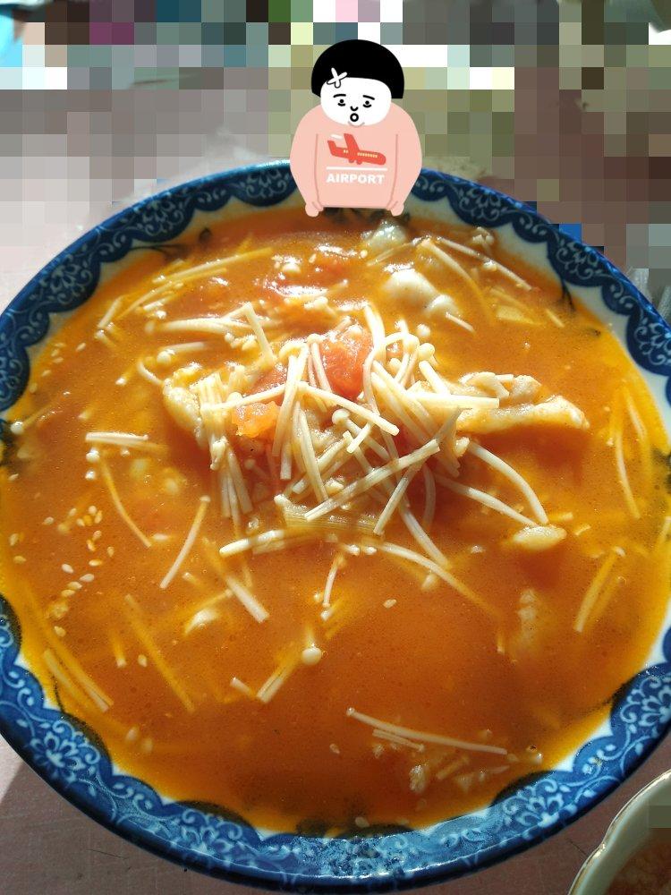 金针菇番茄鱼片汤