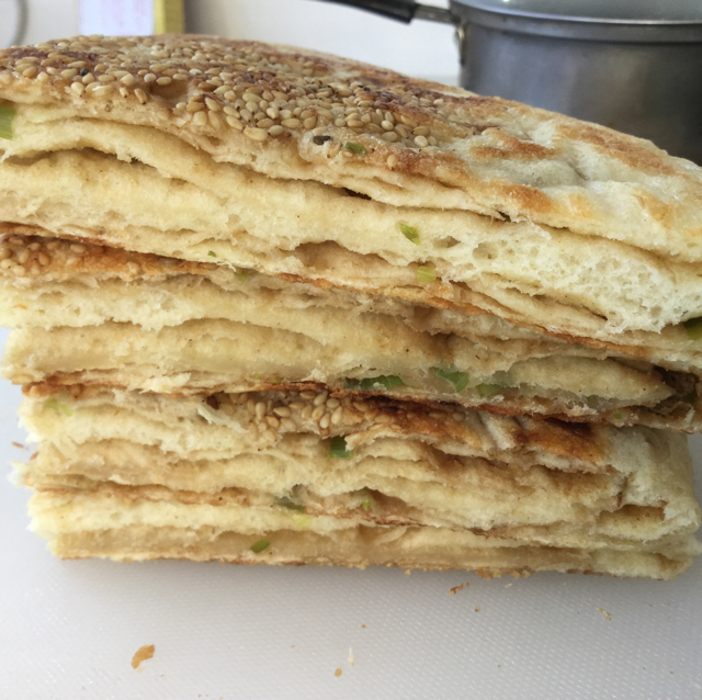 发面版葱油饼