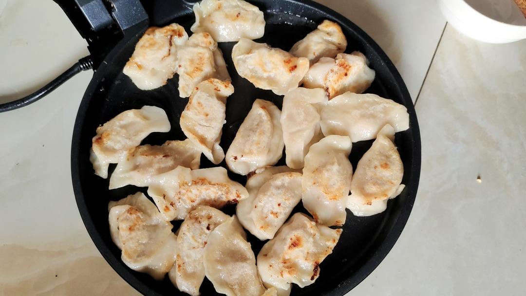 超详细馅皮配比的韭黄猪肉脆皮煎饺
