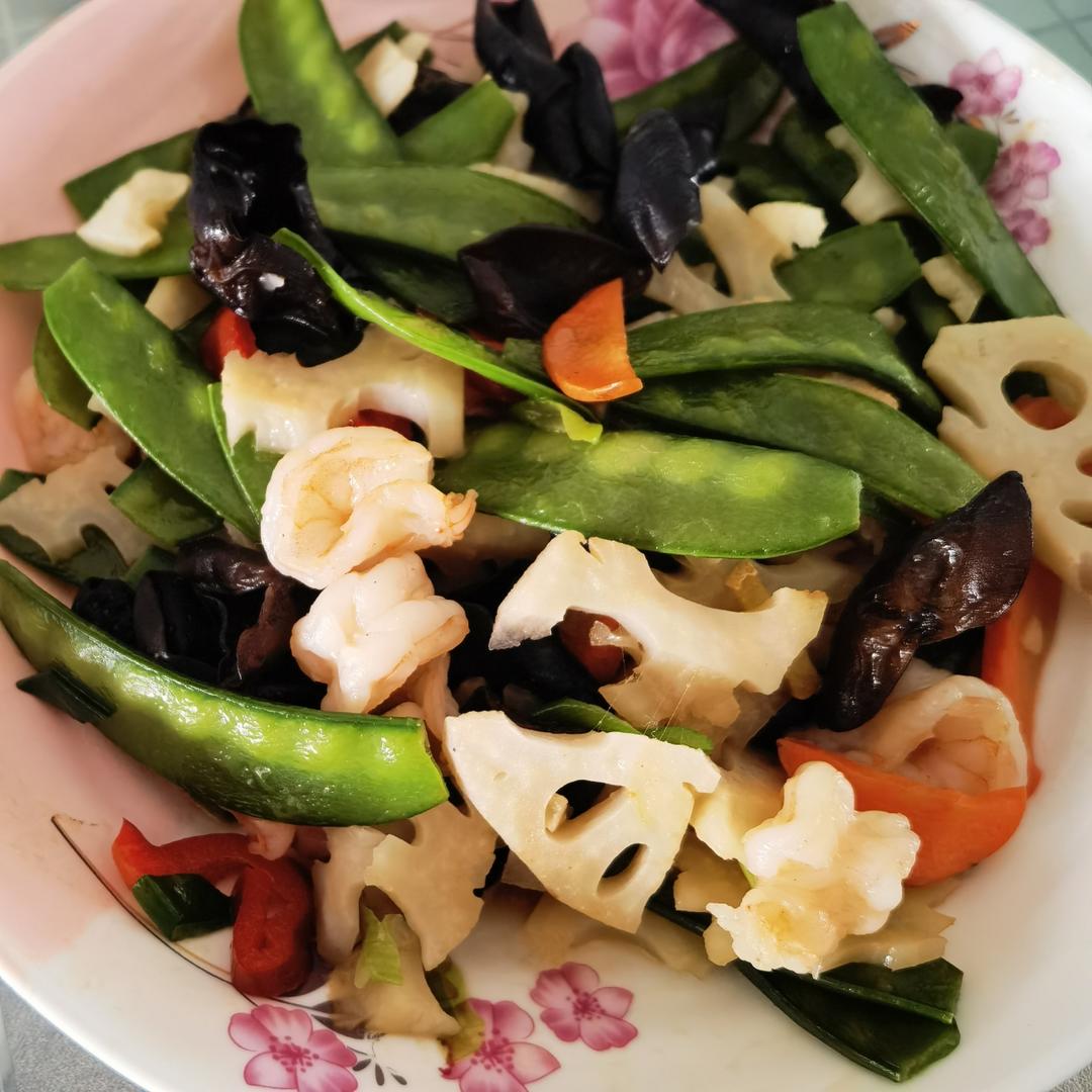 荷兰豆藕片木耳胡萝卜炒虾仁