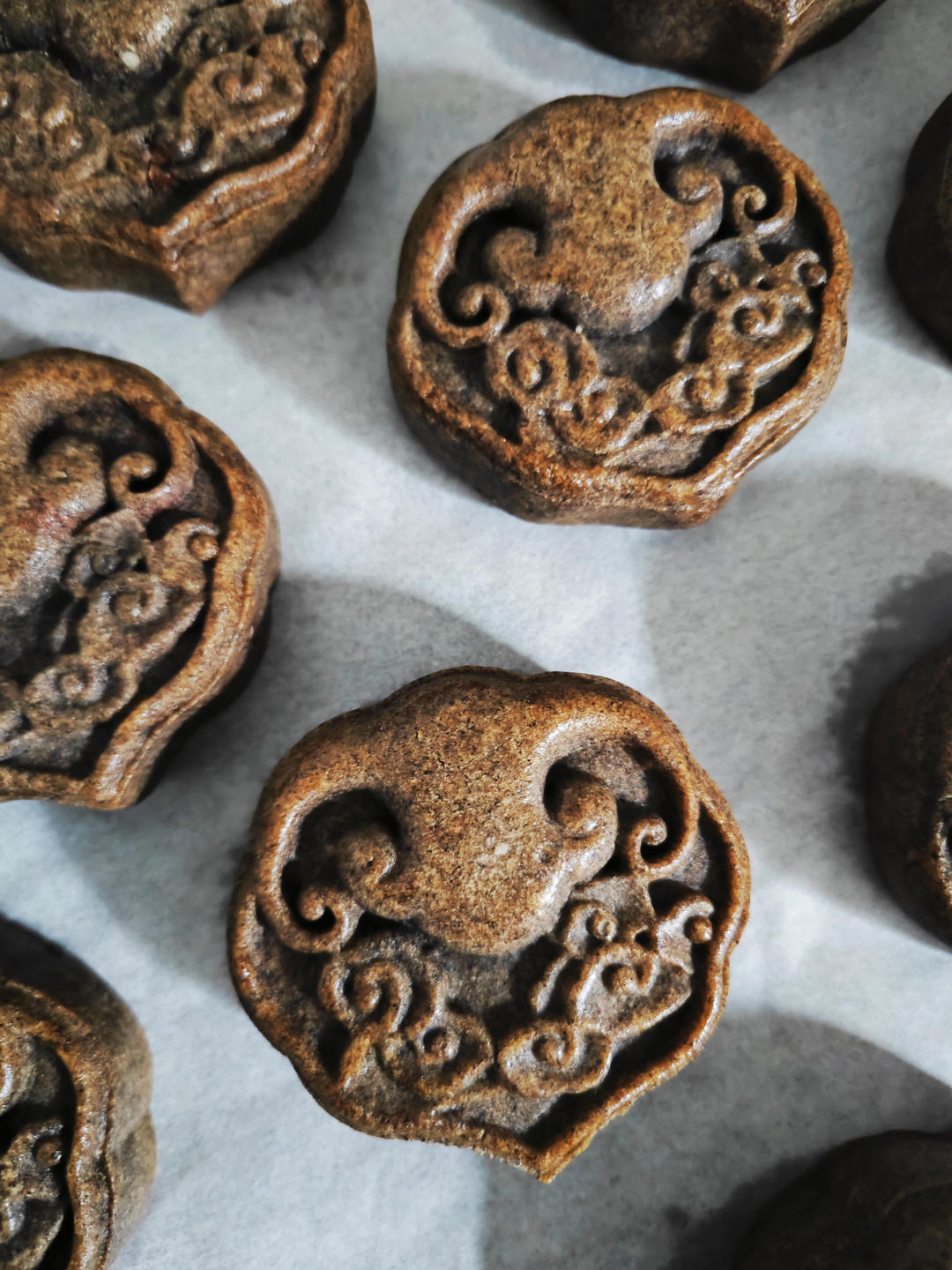 黑金枣泥豆沙核桃月饼