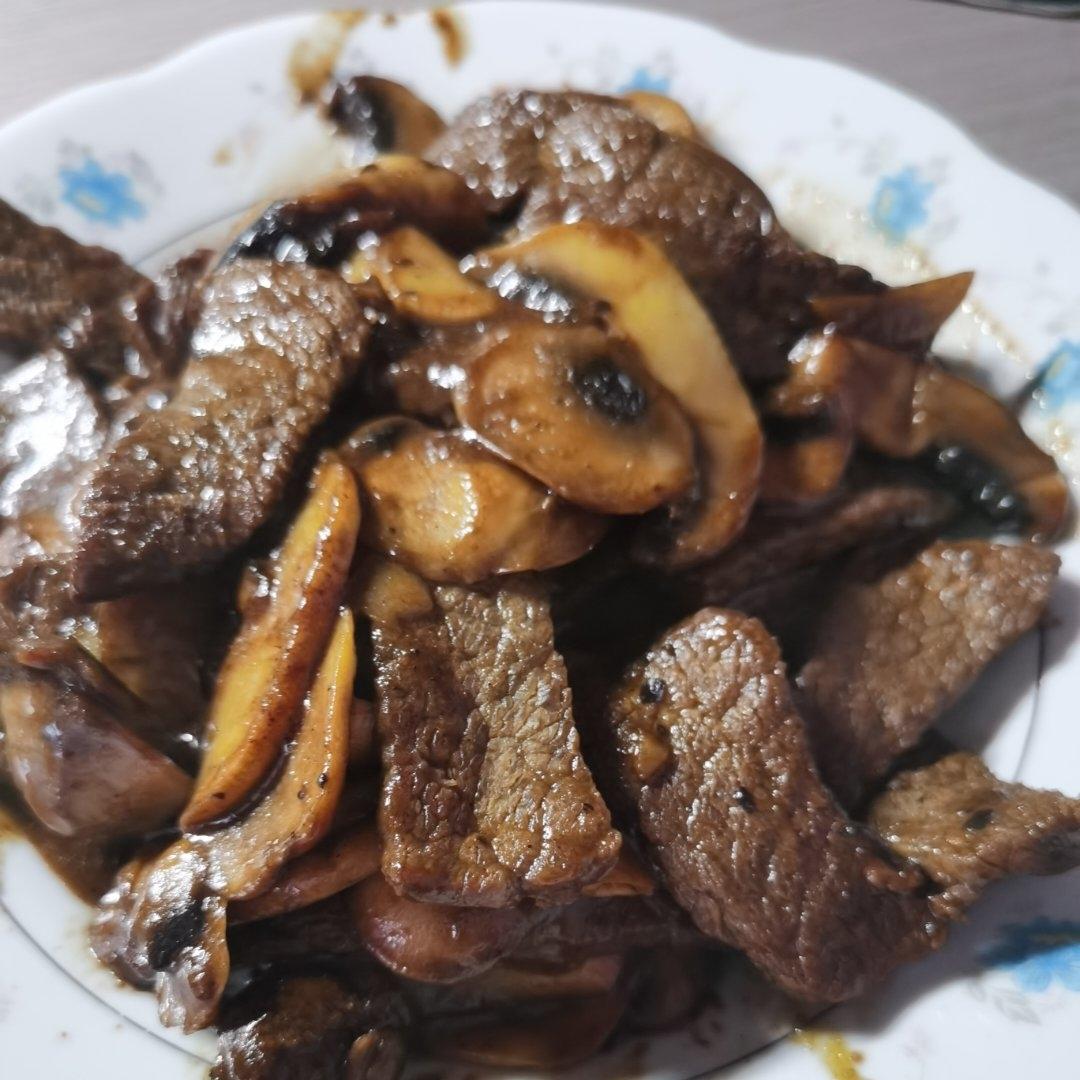蒜香口菇牛肉粒