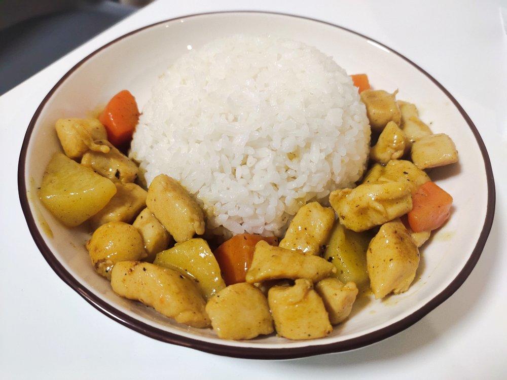 咖喱是鸡胸肉最好的归宿：简单易上手的咖喱鸡肉饭