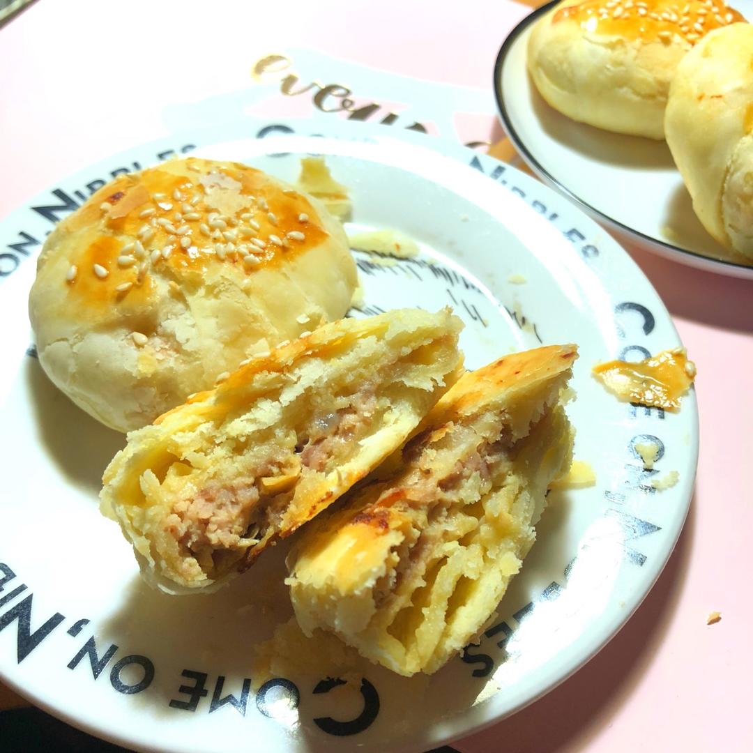 排四个小时队也买不到的鲜肉月饼，秘诀是放麻油！