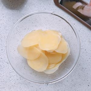 麻辣土豆片的做法 步骤2