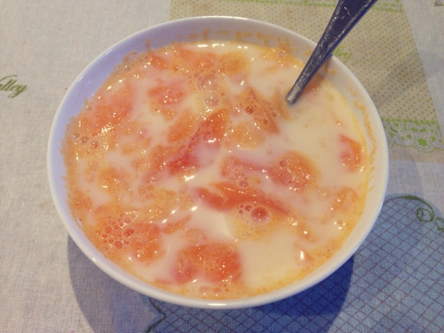 鲜奶炖木瓜