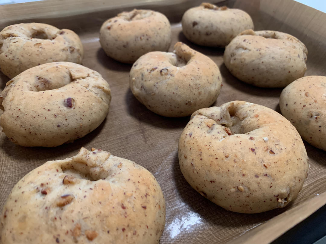 红枣泥核桃贝果