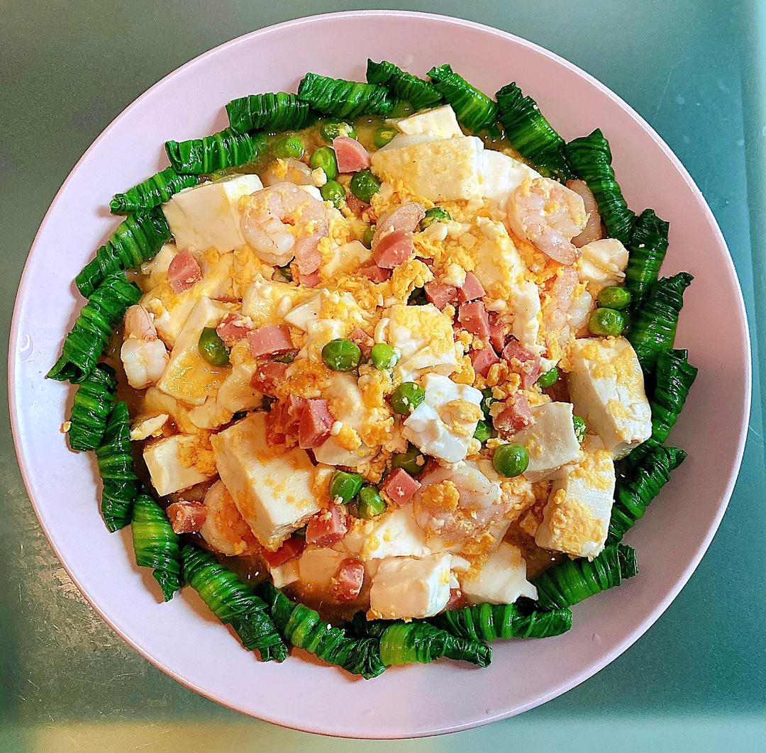 营养又鲜香的咸蛋黄豆腐煲