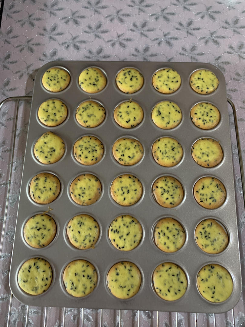 香脆鸡蛋芝麻薄饼干（大人小孩都爱）