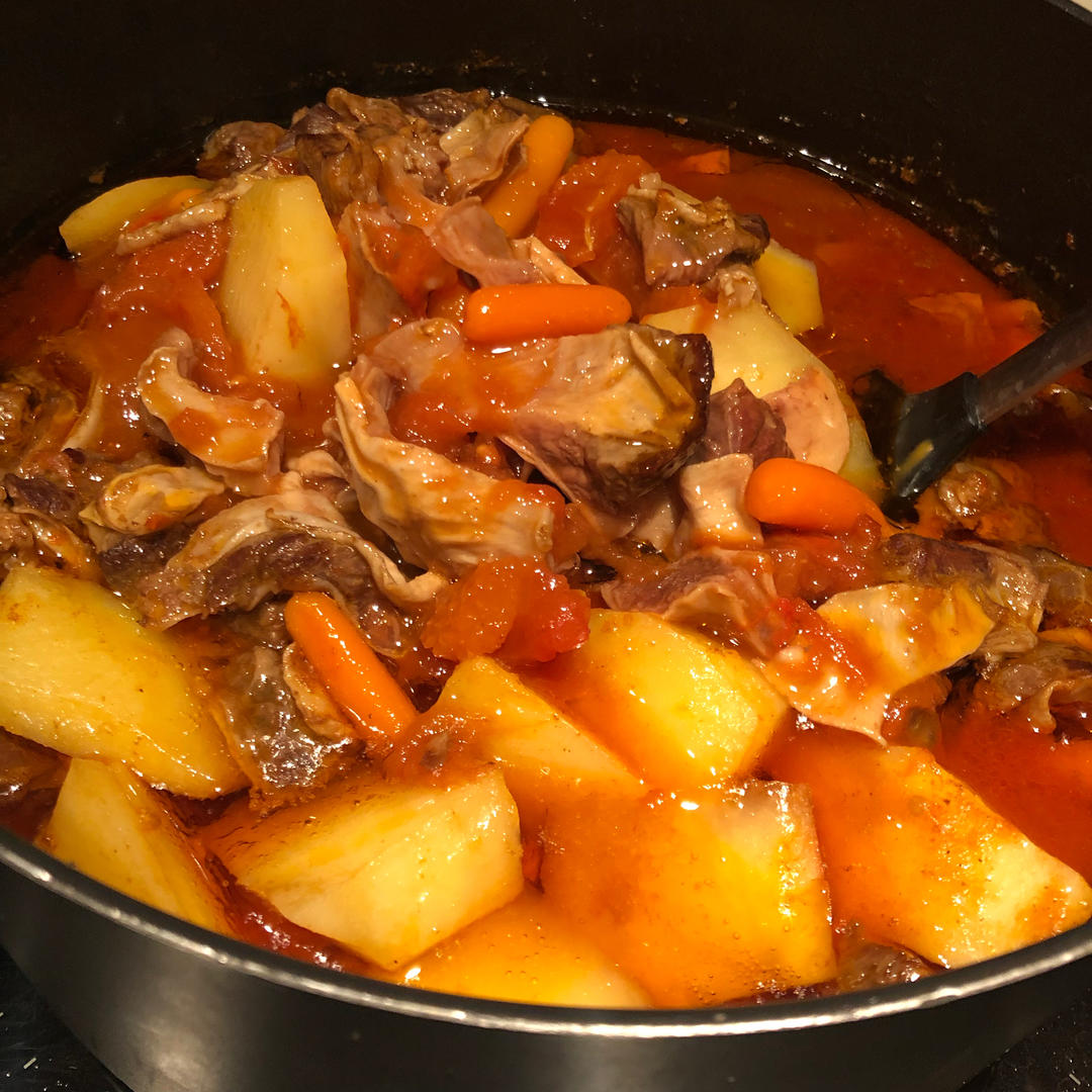 汤浓肉嫩的番茄牛腩，牛腩软烂秘法