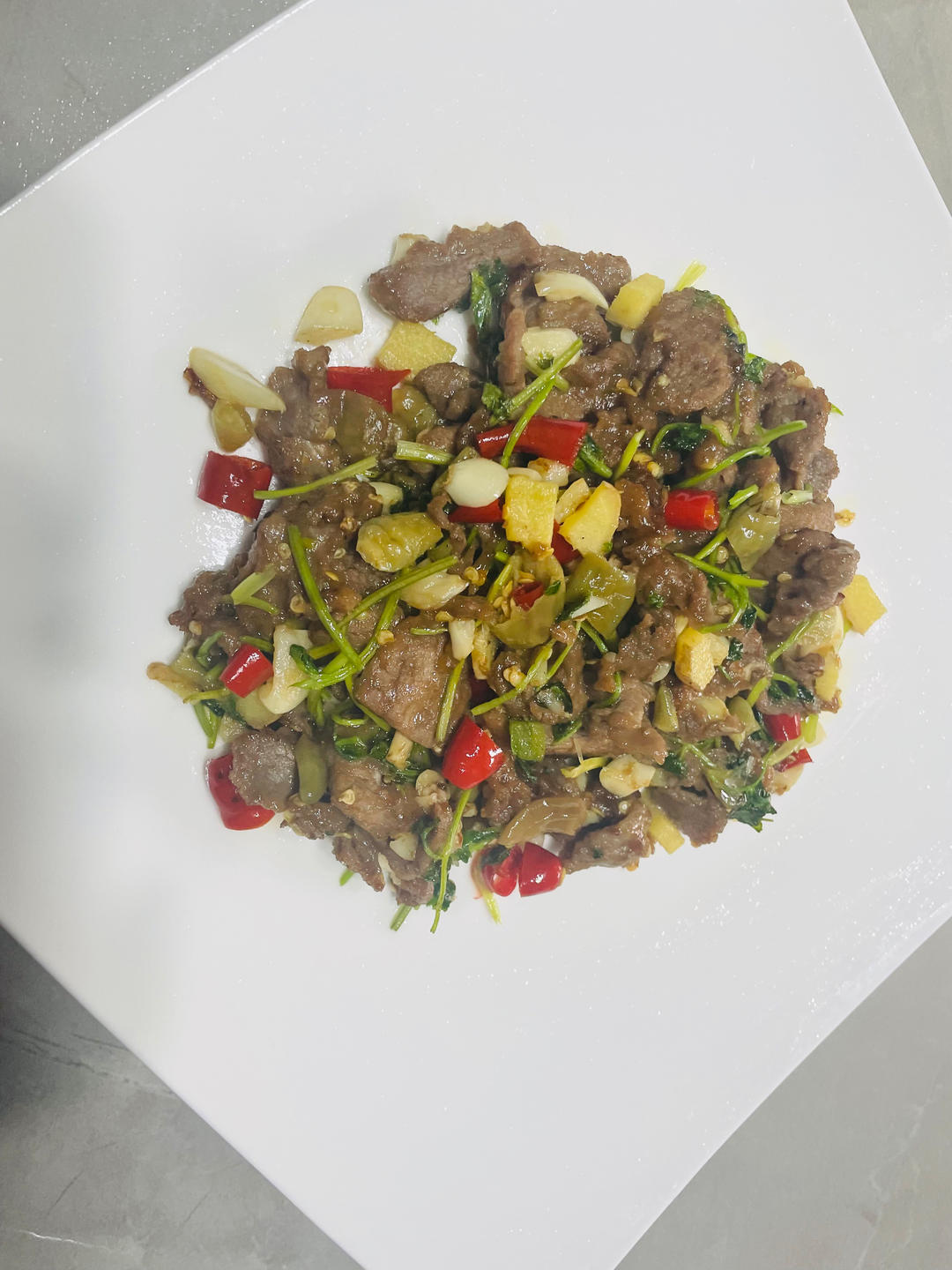 小炒黄牛肉，肉嫩味香！太好吃了简直是米饭杀手！