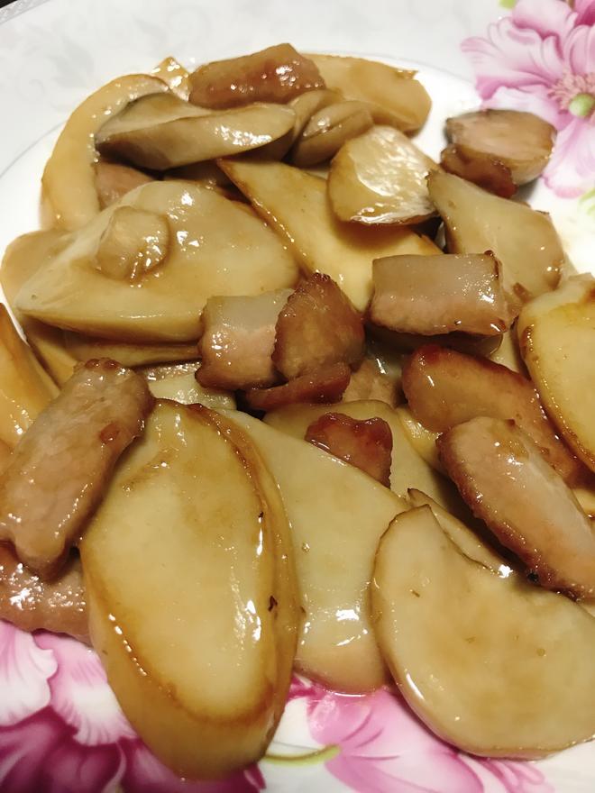 杏鲍菇煎五花肉的做法