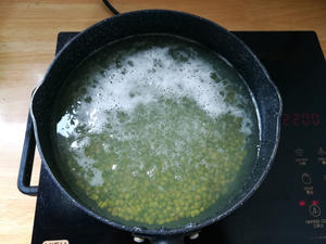 芡实绿豆粥的做法 步骤3