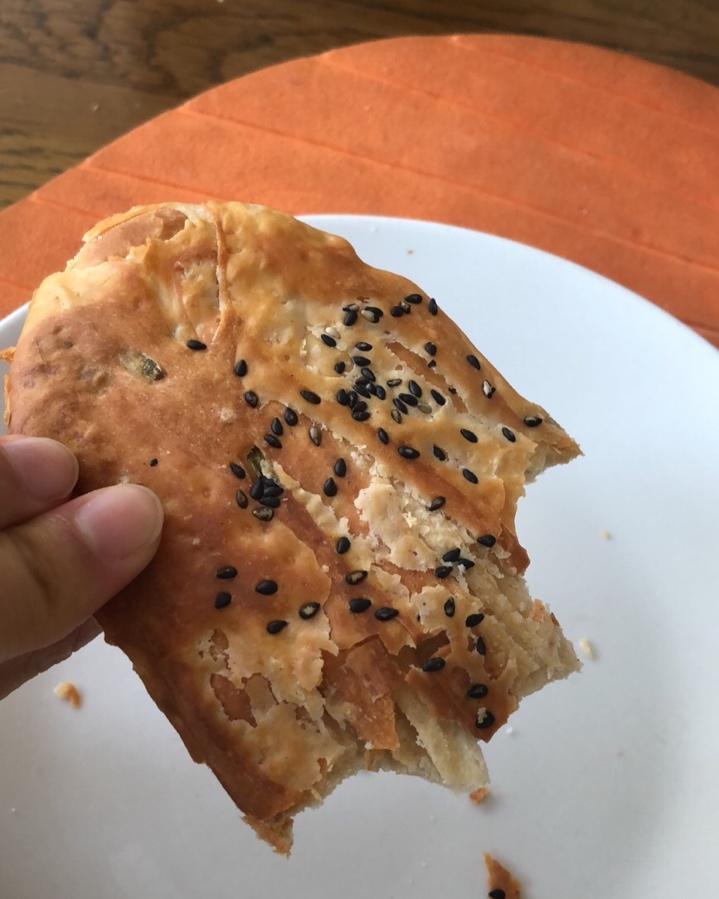 超级酥脆的「椒盐饼」电饼铛版  大学食堂同款掉渣酥饼！简单易学！