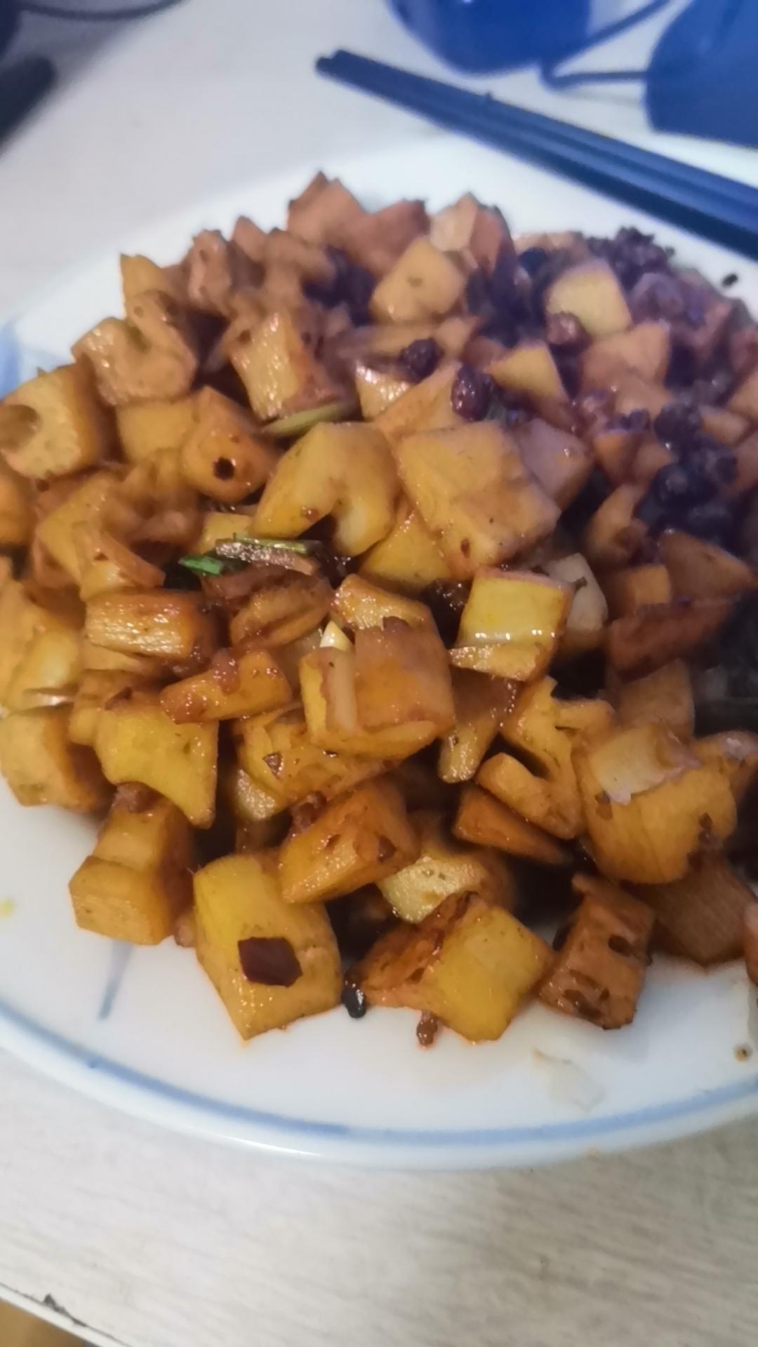 家常快手菜小炒藕丁真香