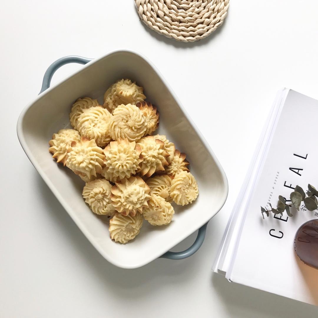 视频菜谱：挤个曲奇雪花样