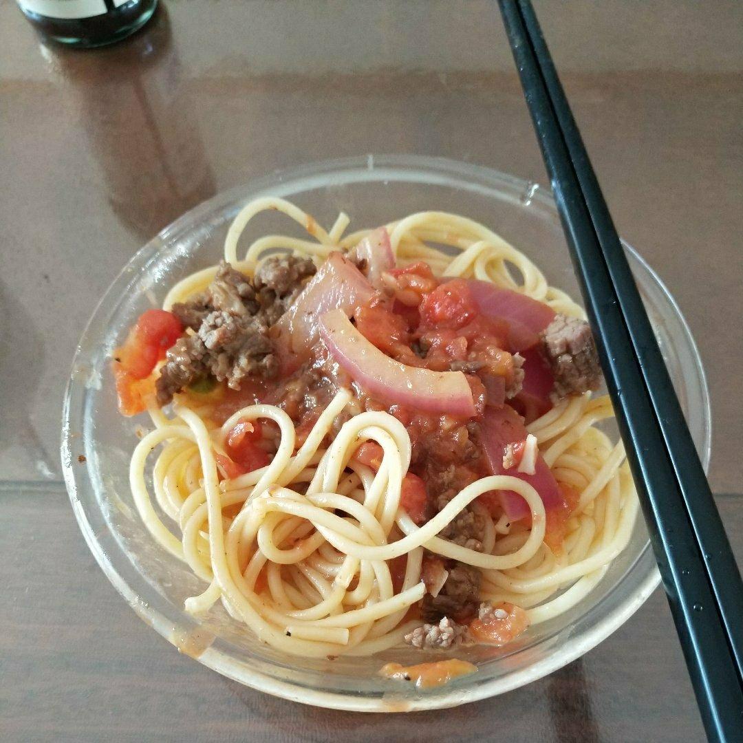 最简单的番茄肉酱意大利面