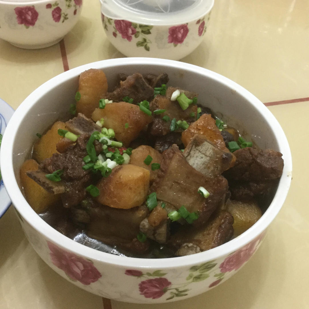 土豆烧排骨