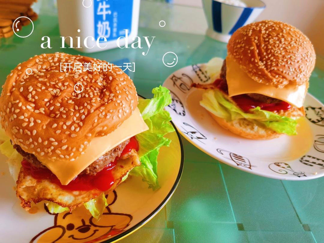 牛肉汉堡 煎出香嫩多汁的牛肉饼