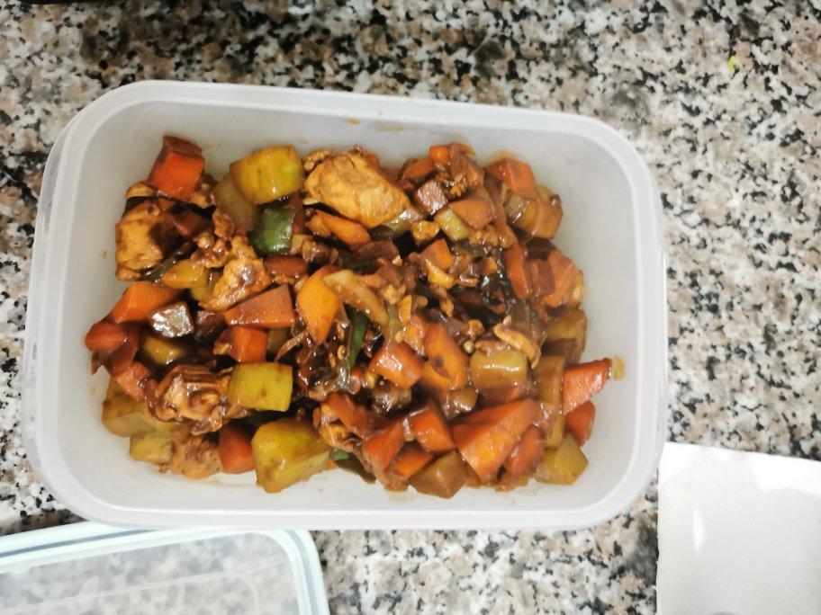 家常快手菜，简单好吃的酱爆鸡丁！