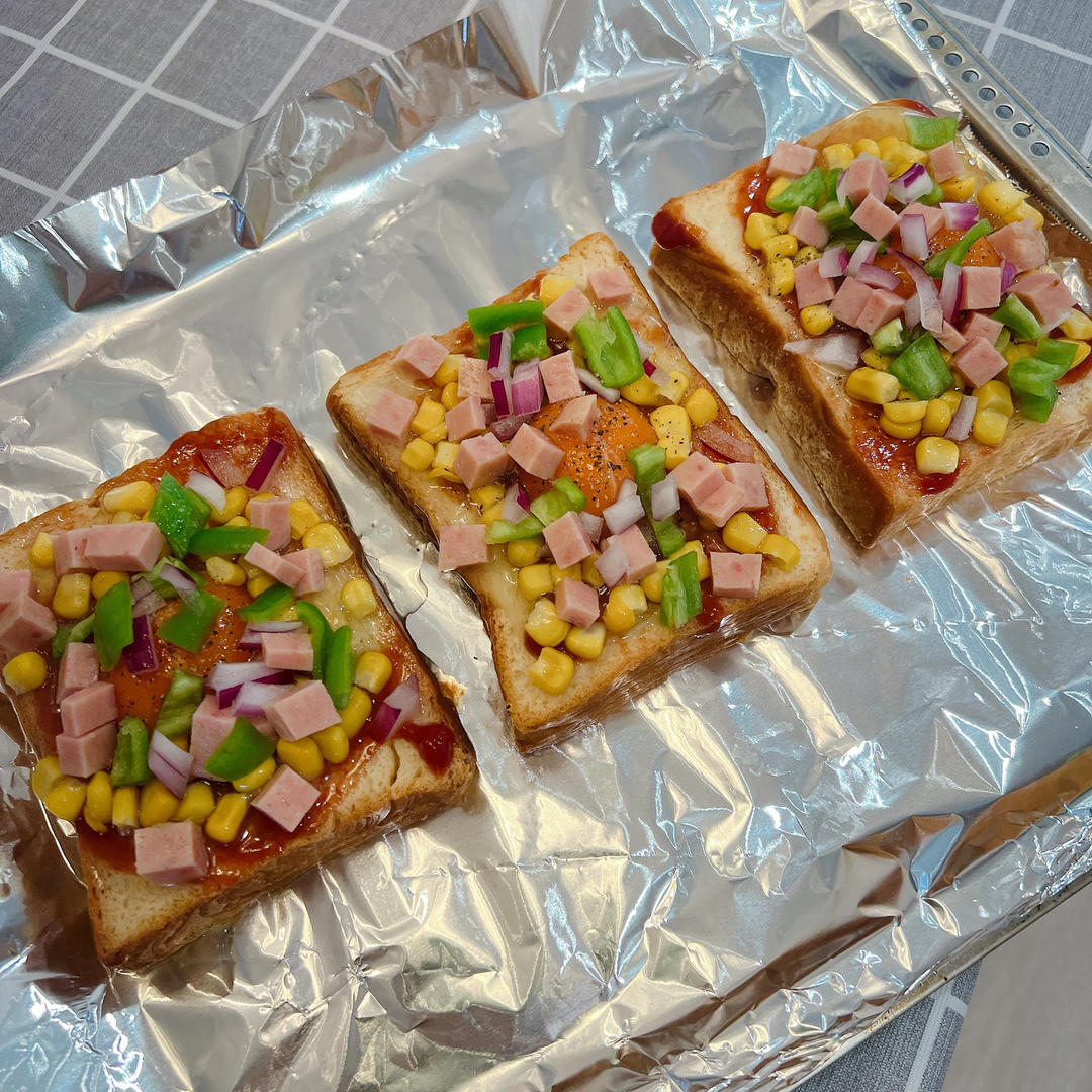 吐司太阳蛋披萨