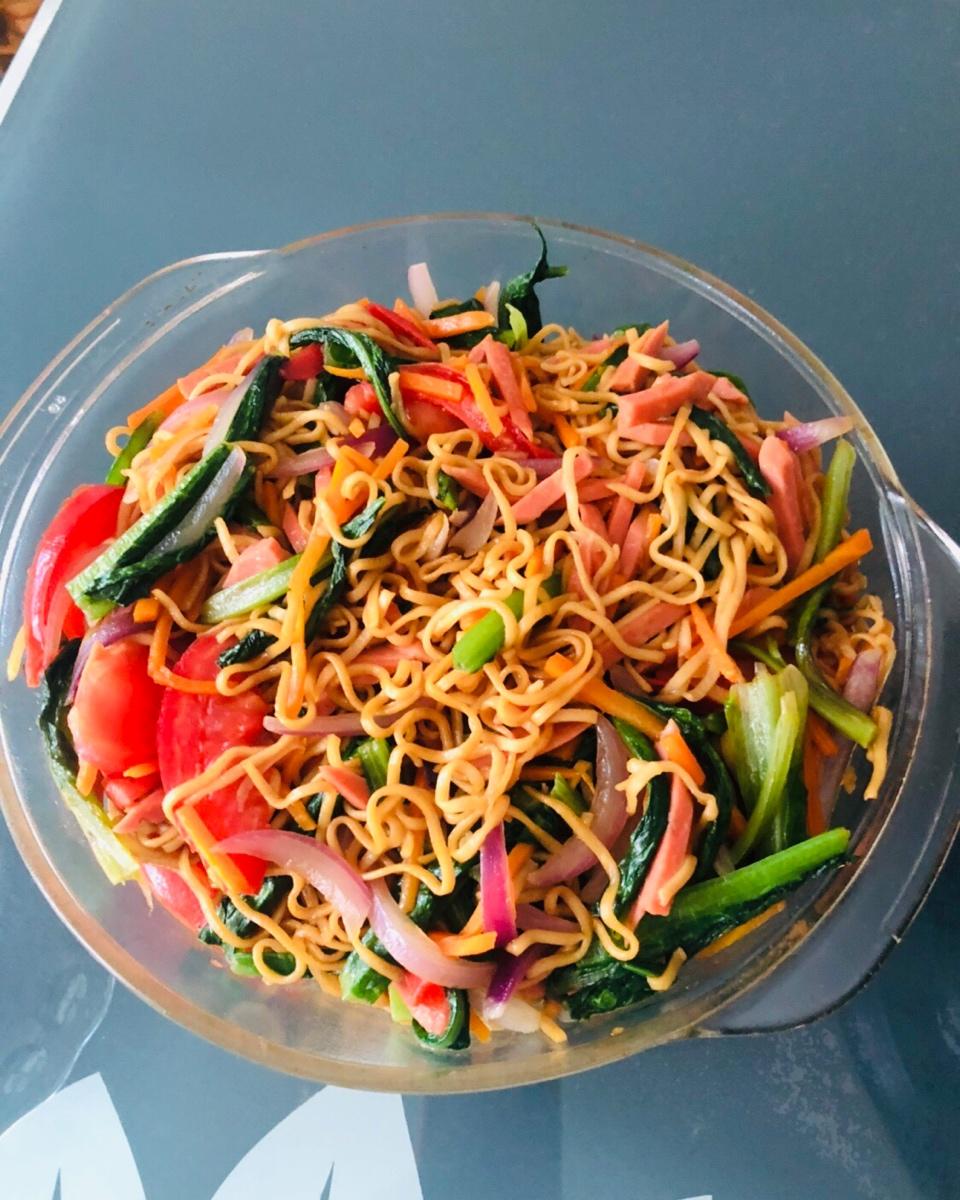 路边摊风味炒方便面