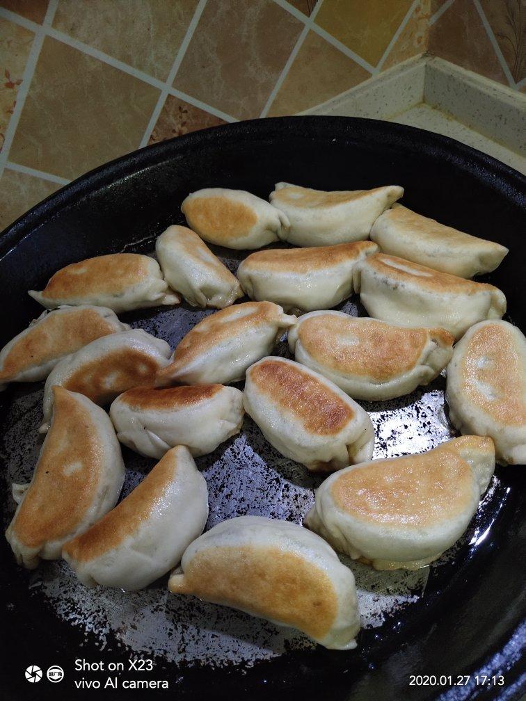 虾皮韭菜鸡蛋馅饼（图文）