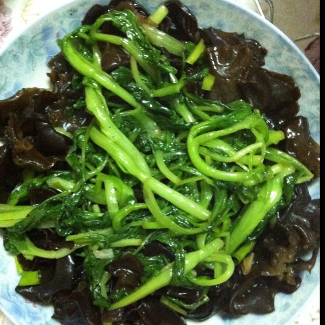 木耳炒青菜