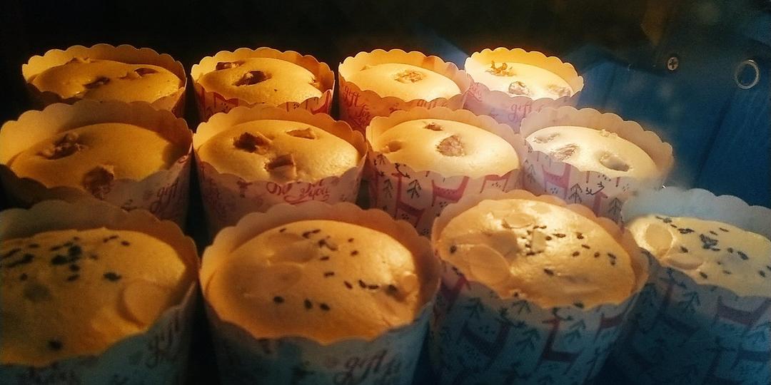 软绵绵戚风纸杯蛋糕