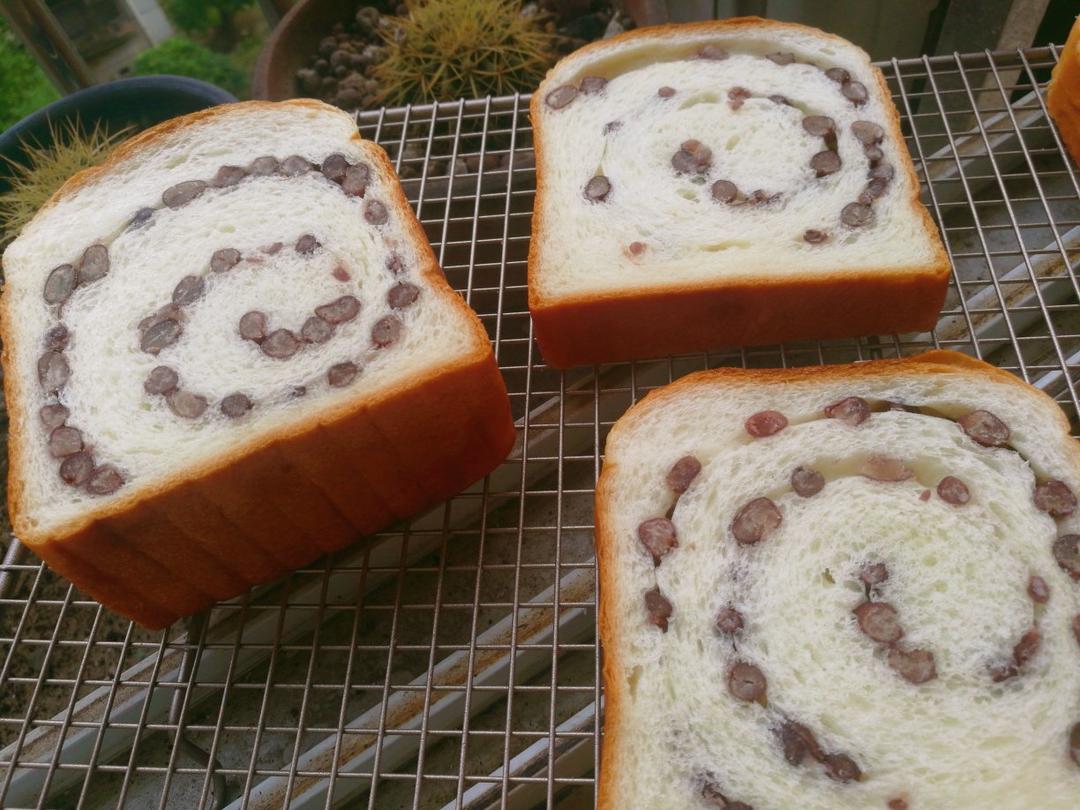 鲜奶红豆吐司