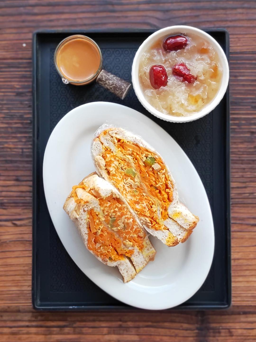 孤独美食家喜欢的胡萝卜金枪鱼炒蛋