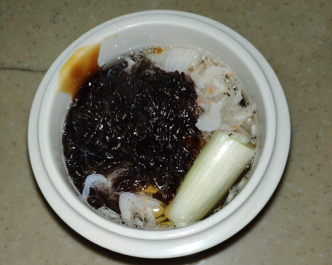 虾皮紫菜萝卜汤的做法