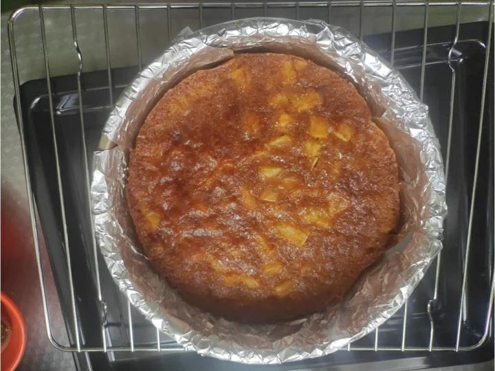 简单到只需所有材料混一起烤一烤的苹果蛋糕！