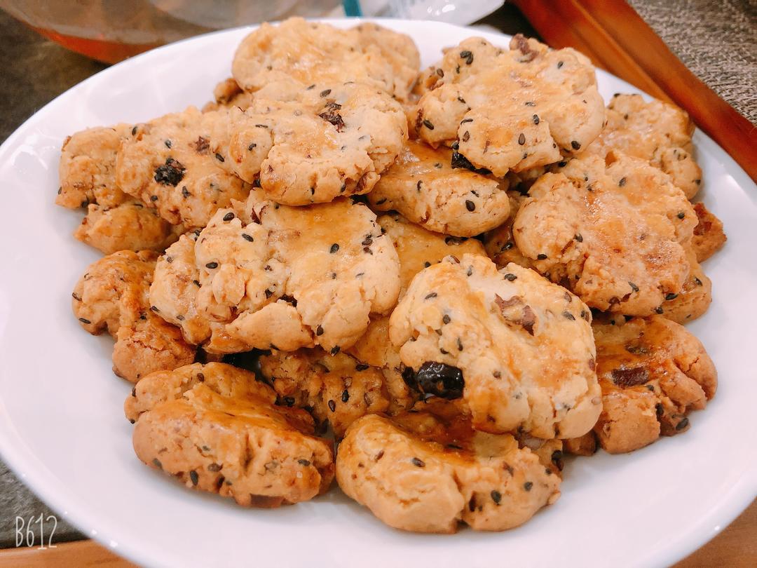 黑芝麻核桃杏仁酥饼干