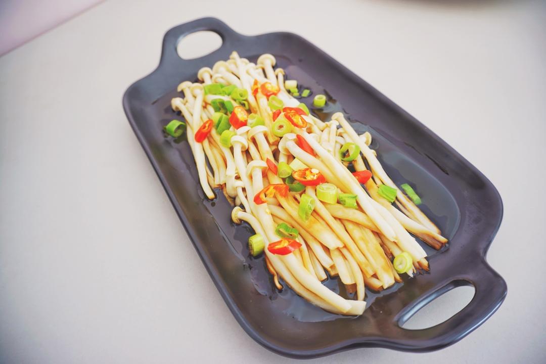 张子妮做的葱油白玉菇海鲜菇微波炉快手版