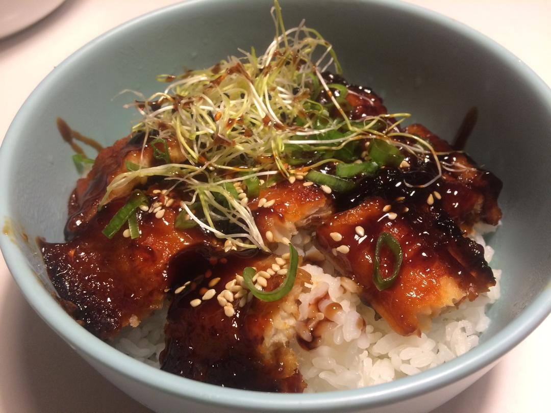 浦烧鳗鱼藜麦饭