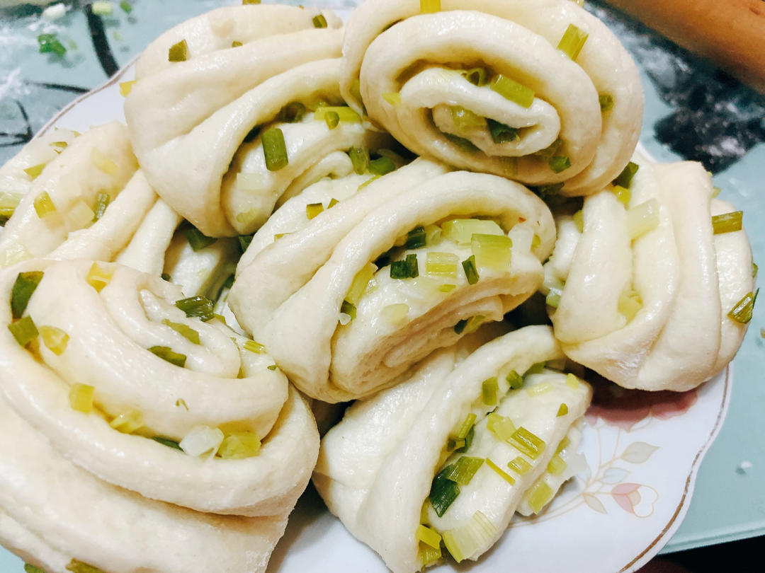 传统的葱油花卷