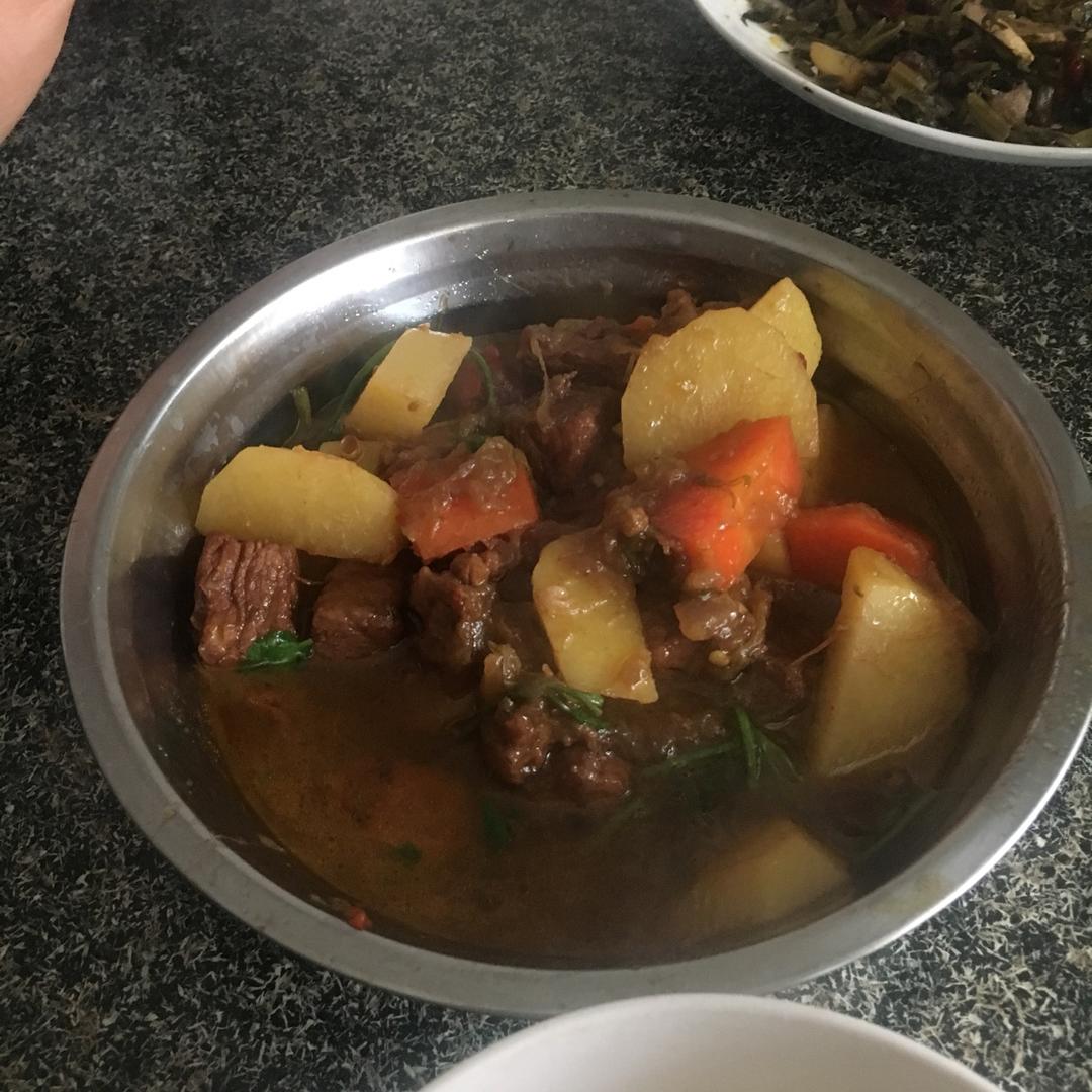沙沙土豆胡萝卜炖牛肉