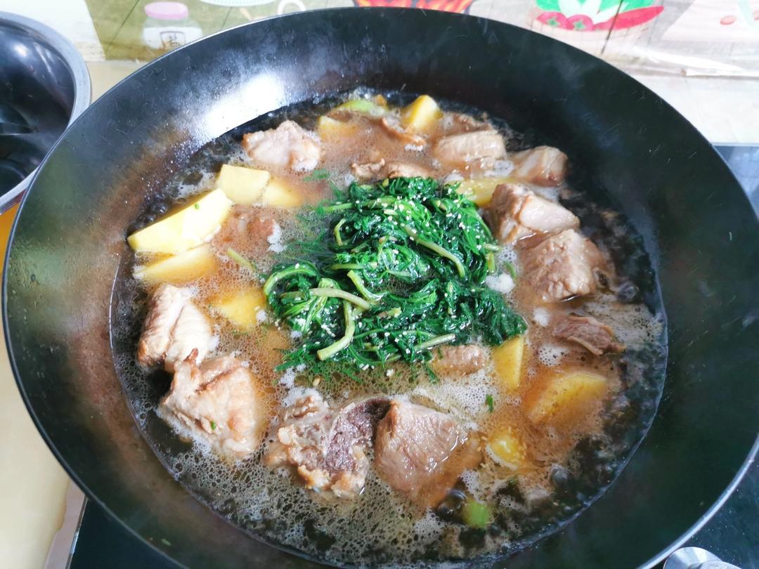 好吃不腻的柳蒿芽炖排骨