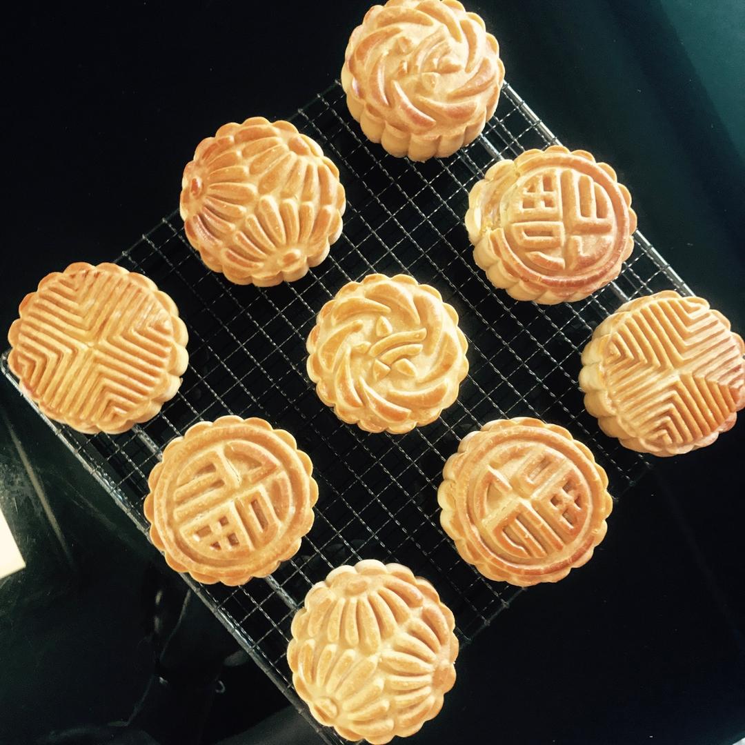 广式月饼——蛋黄莲蓉月饼