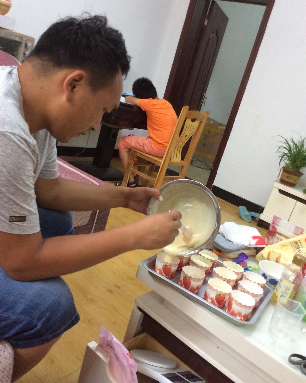 软绵绵戚风纸杯蛋糕