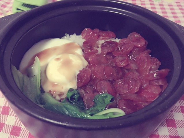 广式腊味煲仔饭
