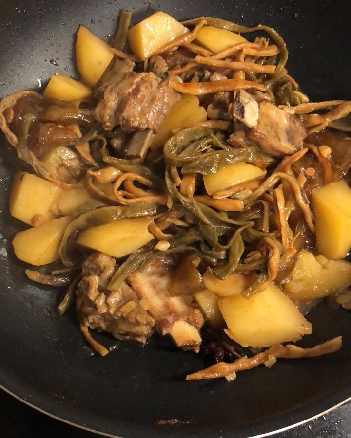 不加油的排骨炖干豆角
