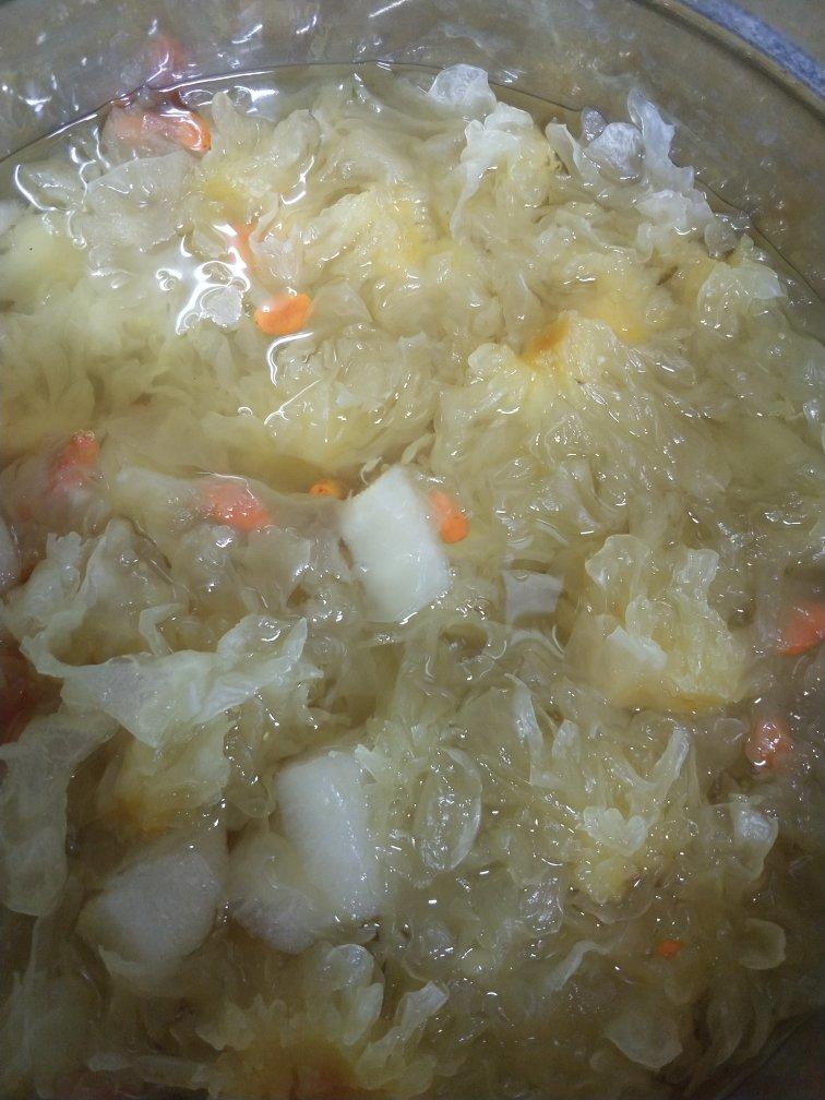 雪梨银耳汤