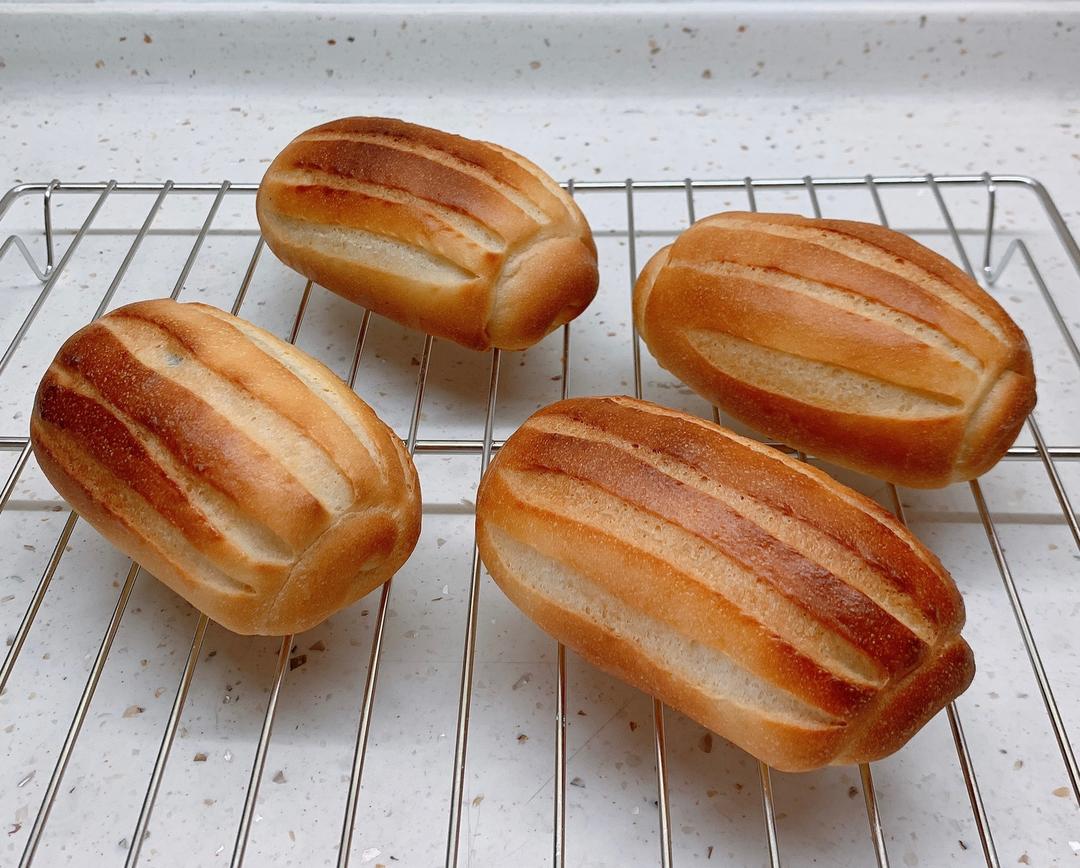 喝牛奶长大的法式软面包——牛奶红豆哈斯