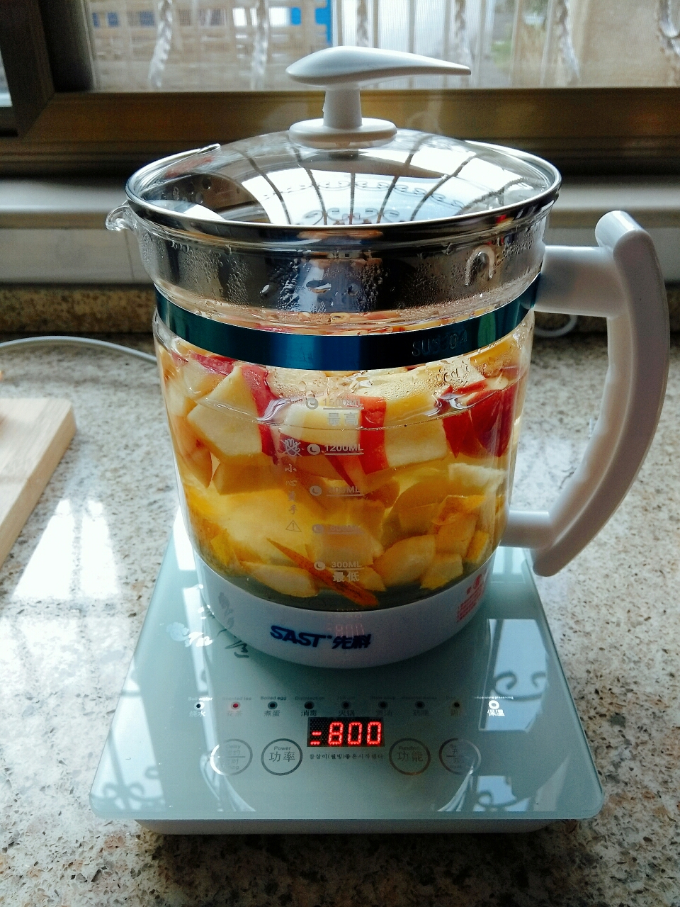 养生壶制作水果茶的做法 步骤3