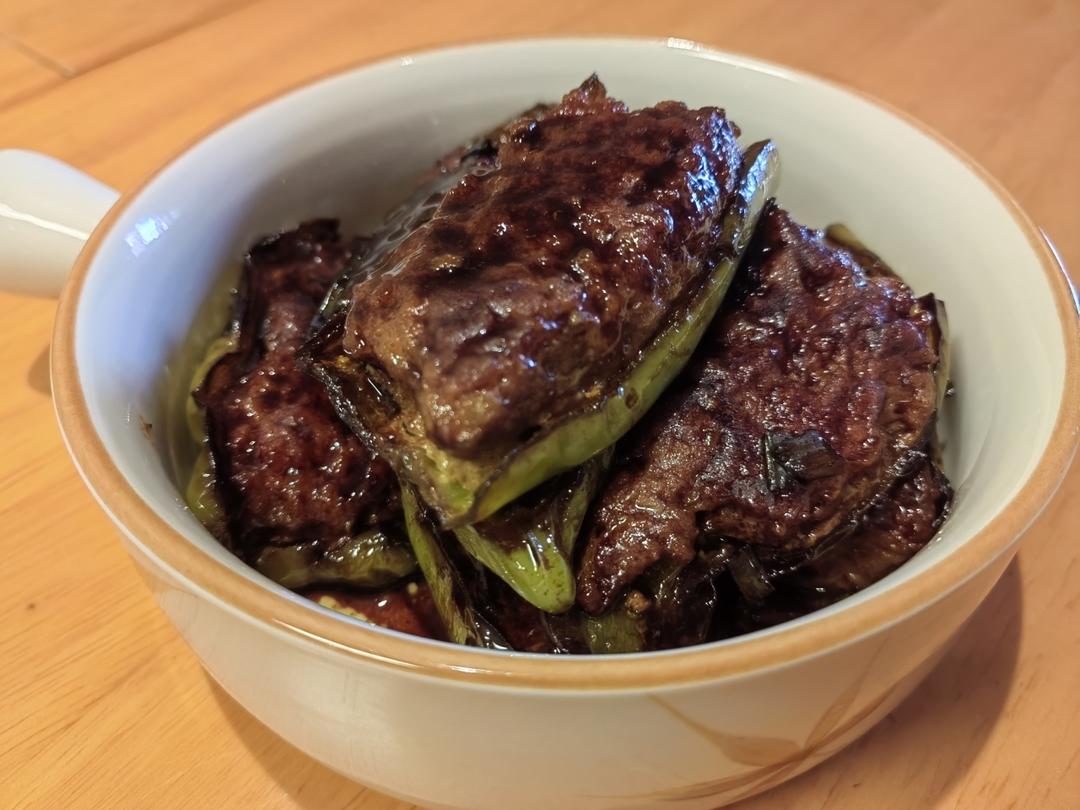 下饭菜“青椒酿肉”，香糯多汁鲜嫩下饭