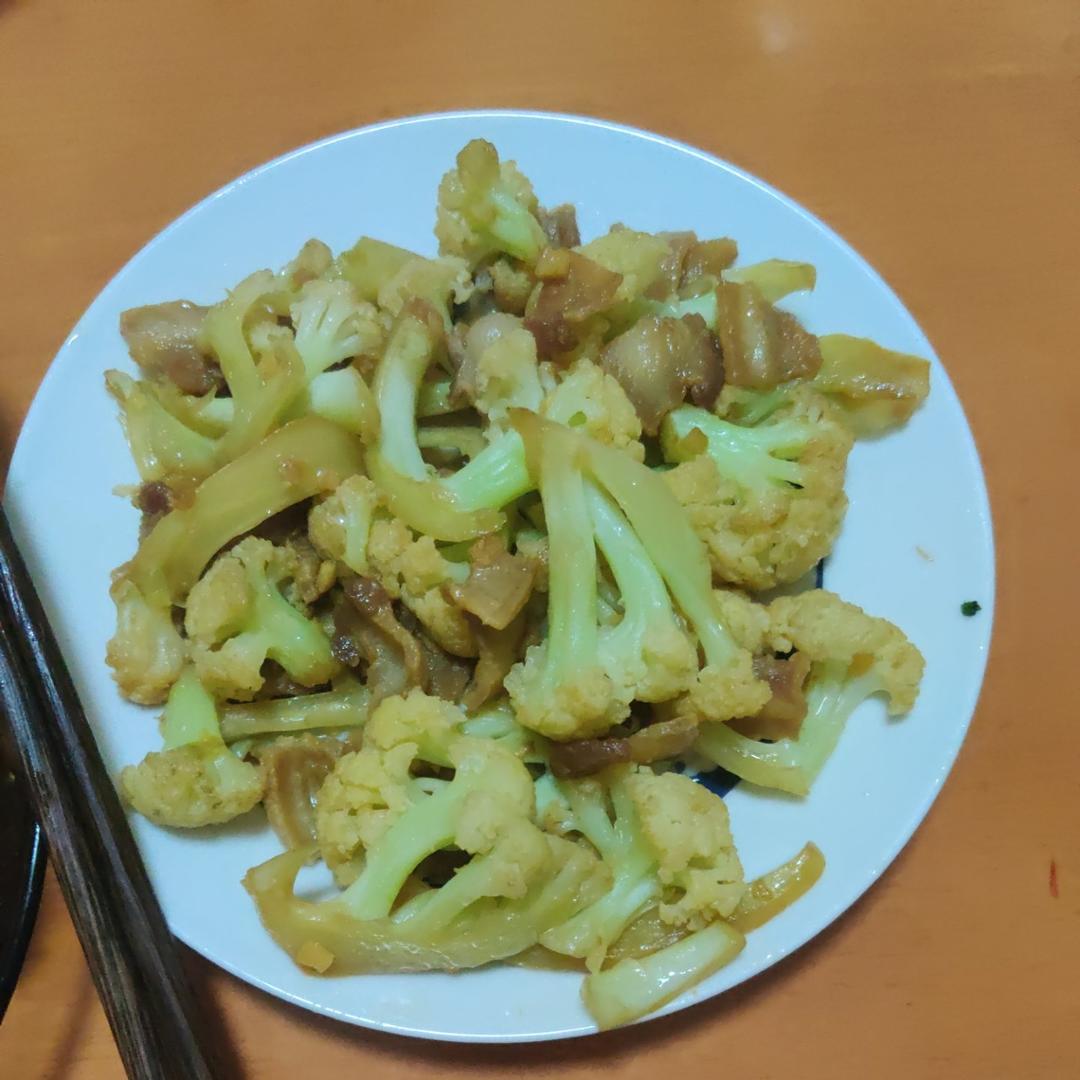 五花肉炒花菜