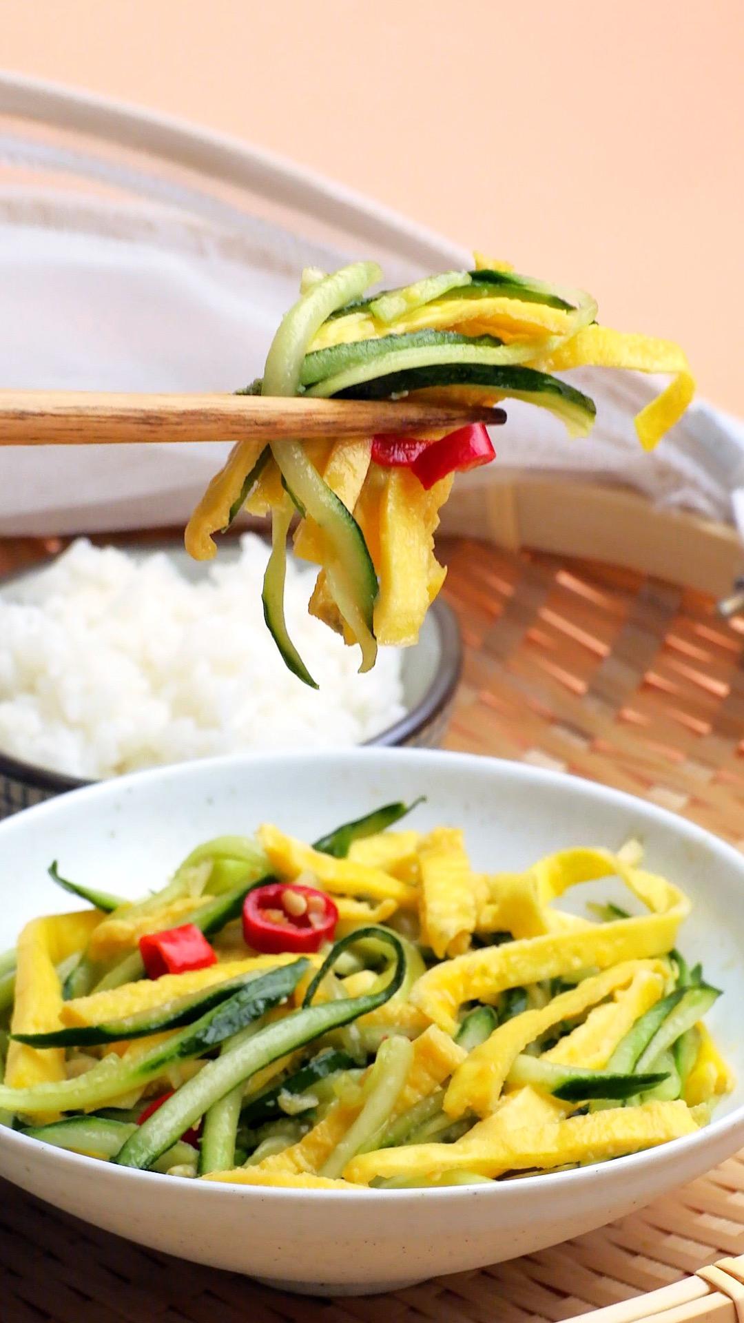 鸡蛋丝拌黄瓜的做法