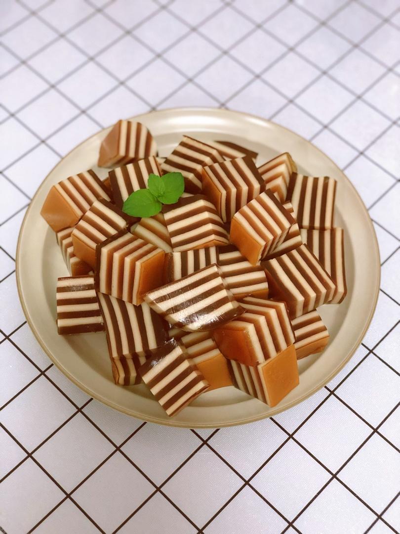 小五月呀做的q弹椰汁千层糕马蹄糕